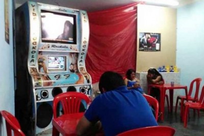 Tres antisociales roban bs. 8000 a un hombre dentro de una rockola en Villamontes