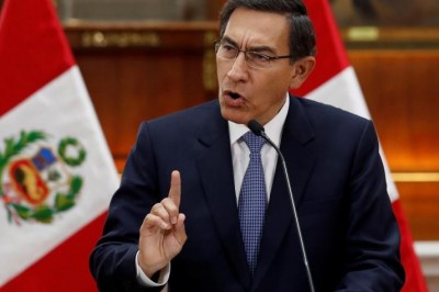 Vizcarra disuelve el Congreso peruano y este propone la vacancia de la presidencia