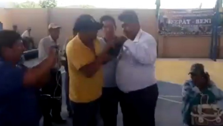 Evo inaugura otra obra en el pa&iacute;s v&iacute;a tel&eacute;fono desde Argentina 