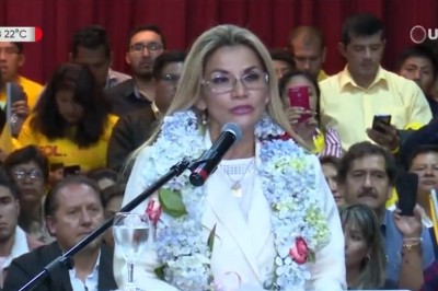 Jeanine Añez oficializa su candidatura a la presidencia
