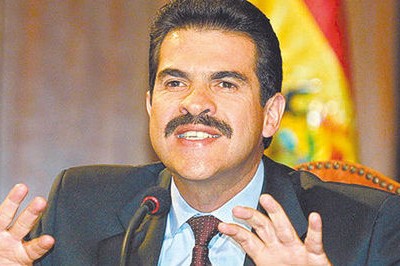 Manfred prevé una reunión con los candidatos Camacho y Áñez