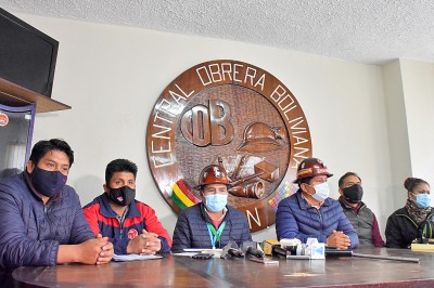 Los bloqueos siguen en Bolivia en un conflicto cada vez m&aacute;s polarizado