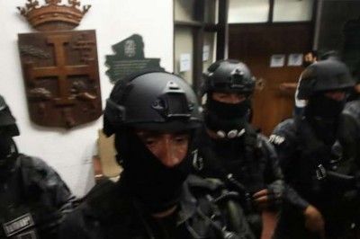 Calvo y el directorio del Comité pro Santa Cruz siguen como rehenes en las primeras horas de este miércoles