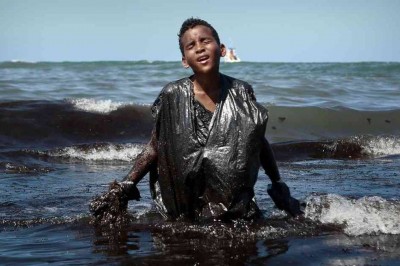 Marea negra en Brasil, retrato local de un desastre