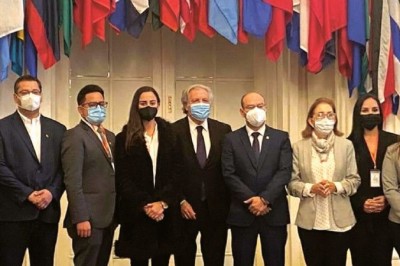 Comisión que viajó a Estados Unidos aclara que viajó con recursos propios