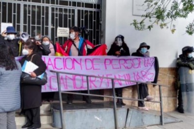 Pacientes con cáncer protestan en la puerta del Ministerio de Salud; advierten con otras medidas
