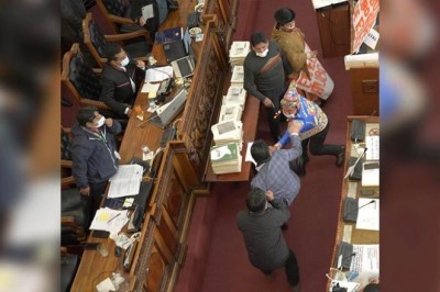 Acusan al Ministro de Gobierno por la violencia en el Legislativo
