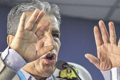 Ministro Novillo enumera armas “enviadas por Macri”; hay un total de 27 ítems