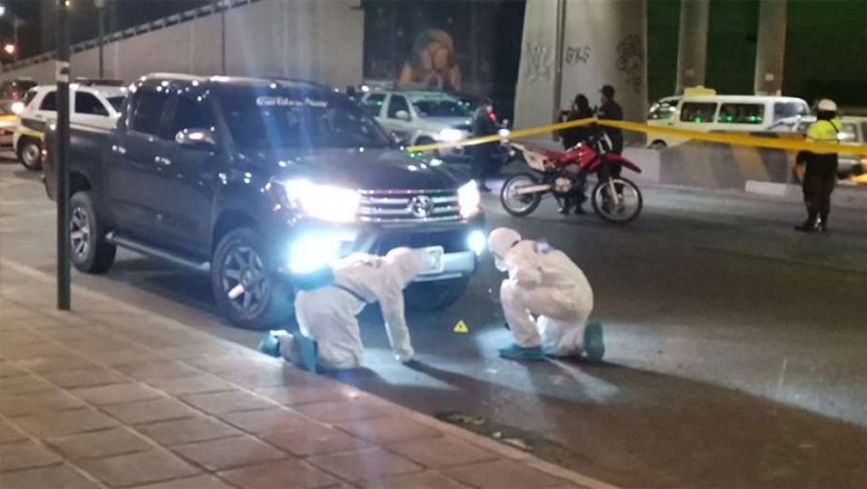En Cochabamba atacan a tiros a un hombre mientras conduc&iacute;a una camioneta; se presume un ajuste de cuentas