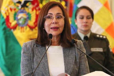 Fiscalía cita a Longaric luego de que apoyó a OEA