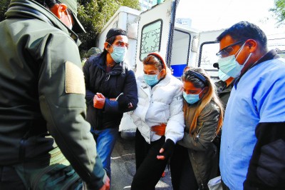 Limpias admite que Áñez goza de privilegios