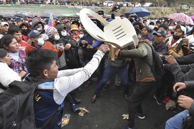 Cocaleros afines al MAS se dividen, pero logran tomar la Adepcoca