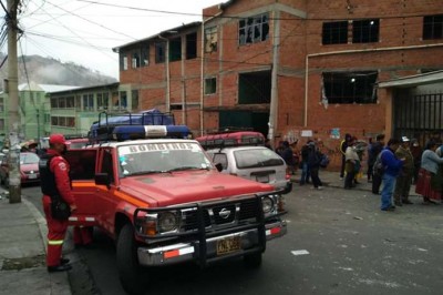 Fuerte explosión afecta a un motorizado y un inmueble en cercanías a la sede de Adepcoca