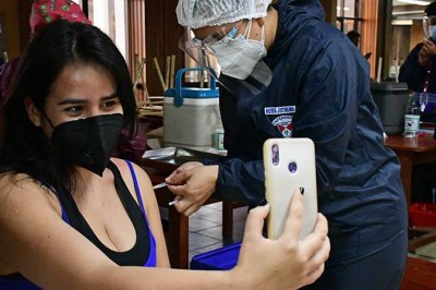 Vacunaci&oacute;n a j&oacute;venes de 16 y 17 a&ntilde;os requiere permiso de padres