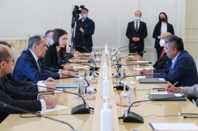 Desde Moscú, canciller Mayta niega acuerdo con Rusia para explotar el litio