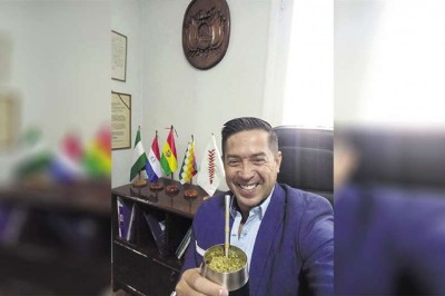 Cancillería destituye a Cronenbold y en Paraguay lo declaran persona no grata