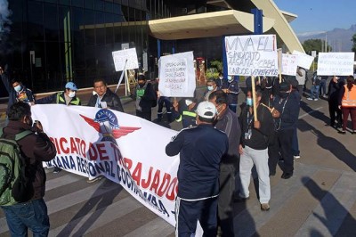 Obreros de Aasana desconocen a directora e inician protestas