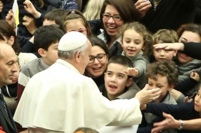 El papa Francisco critica a parejas por no querer hijos o tener solo uno: 