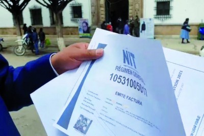 Ocho días antes de la firma, «funcionarios» ya sabían de la adjudicación de las ambulancias