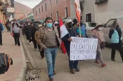 Marcha en Potosí pide la renuncia de Gobernador