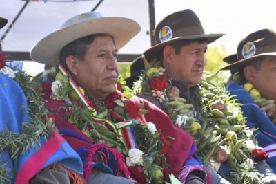 Choquehuanca cambia y dice que no está en contra de los profesionales
