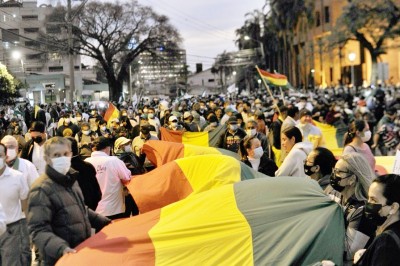 Juez revierte decisión, presión social logra que Nállar se quede en La Paz
