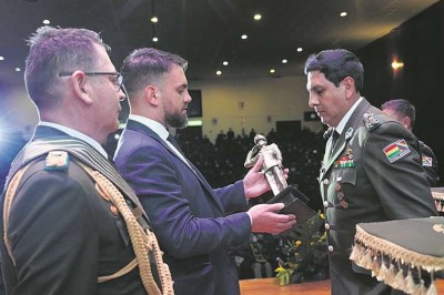 La Policía suspende al uniformado que fue premiado por ‘capturar’ a Nallar