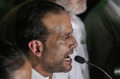 Fiscalía notifica para declarar a Camacho por la presunta compra irregular de un carro bombero