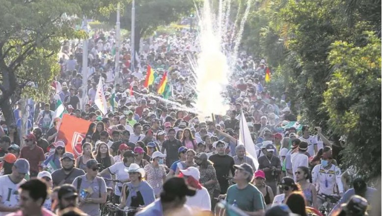 Dos a&ntilde;os de mandato de Arce con su bancada dividida y censo pendiente