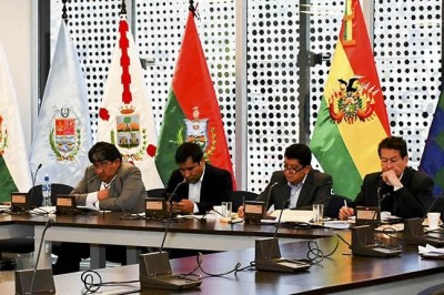 El MAS aprueba ajustes al reglamento y anula requisito de no militancia de 8 años