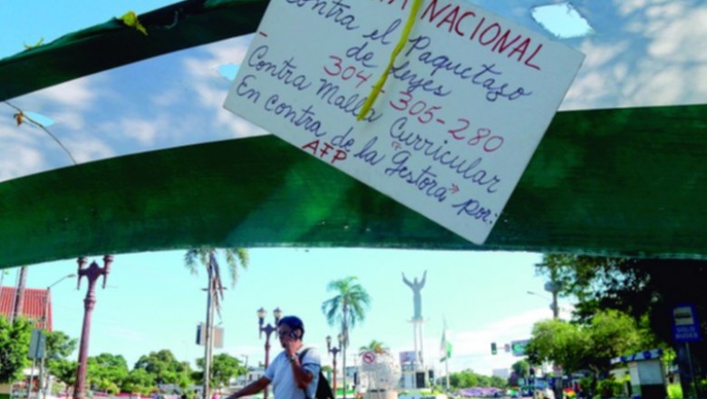 Gestora, leyes y curr&iacute;cula: regiones protestan y surgen contramarchas