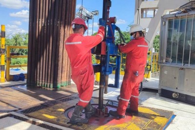 Arce anuncia descubrimiento de hidrocarburos en el pozo Yope-X1 en Santa Cruz